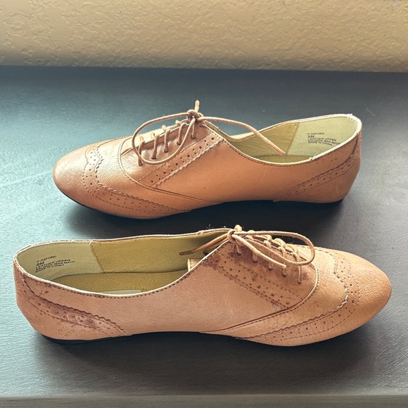 Steve Madden Tan Leather Oxfords NWOT - Picture 6 of 10